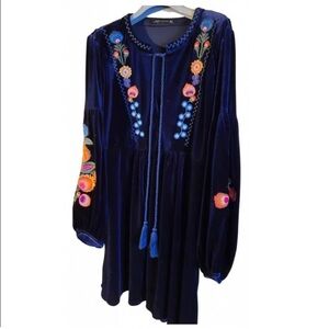 Brand new Zara Blue Velvet Midi Dress with Floral Embroidery